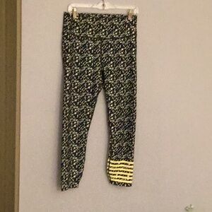 Addison Bay leggings size Medium- Like New- very comfortable